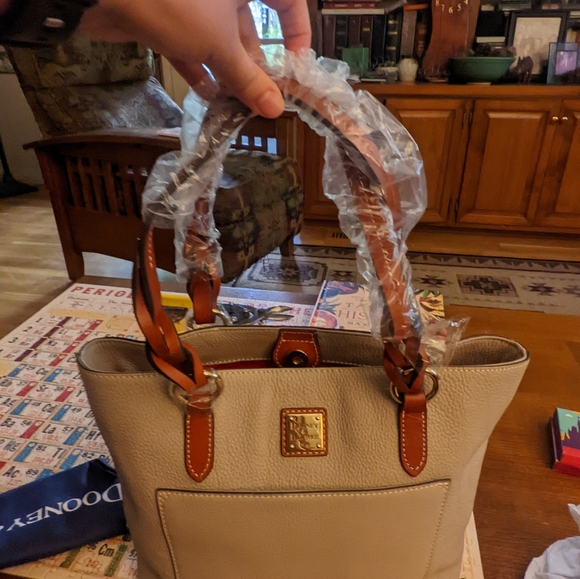 Dooney & Bourke Tan Leather Purse - Picture 2 of 13